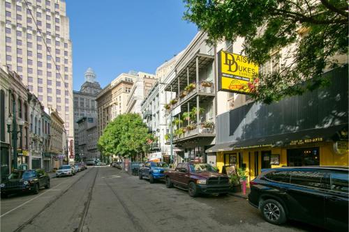 roami at bourbon place