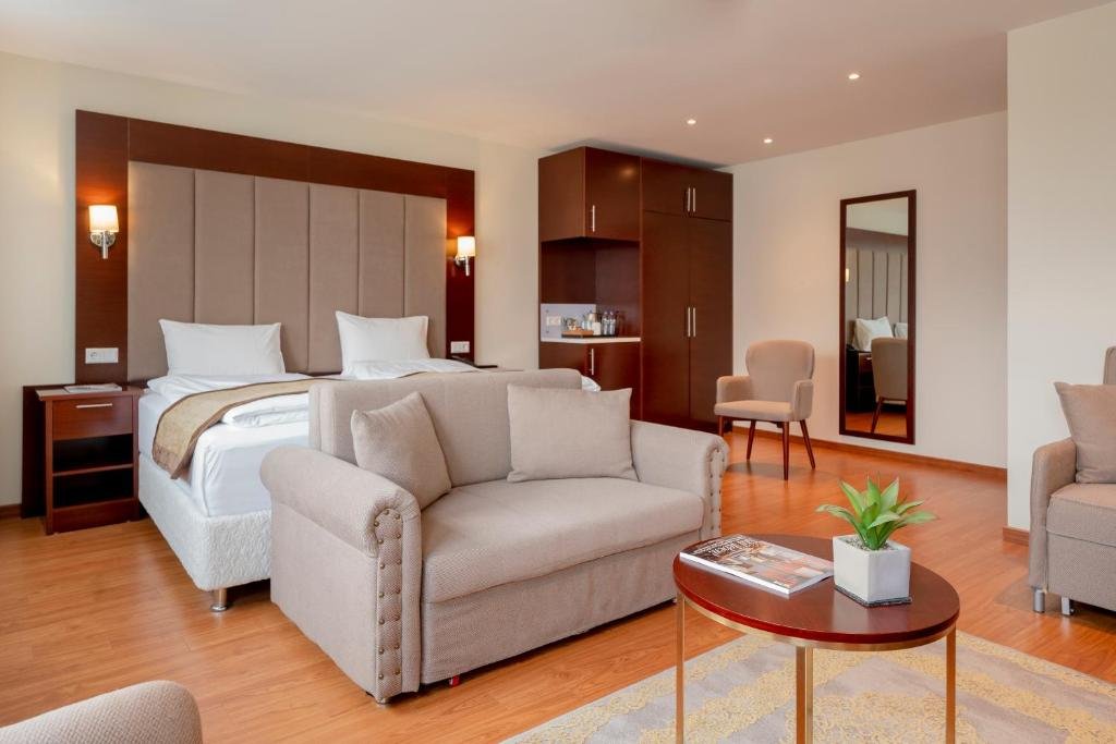 Palast Hotel,,3 star
