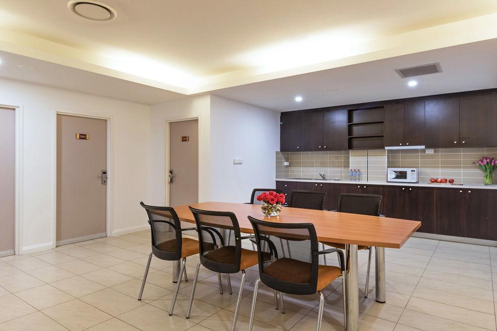 the clarence hotel sydney