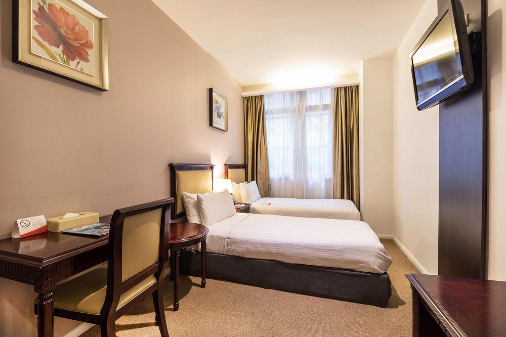 the clarence hotel sydney