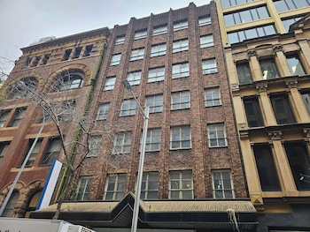 the clarence hotel sydney