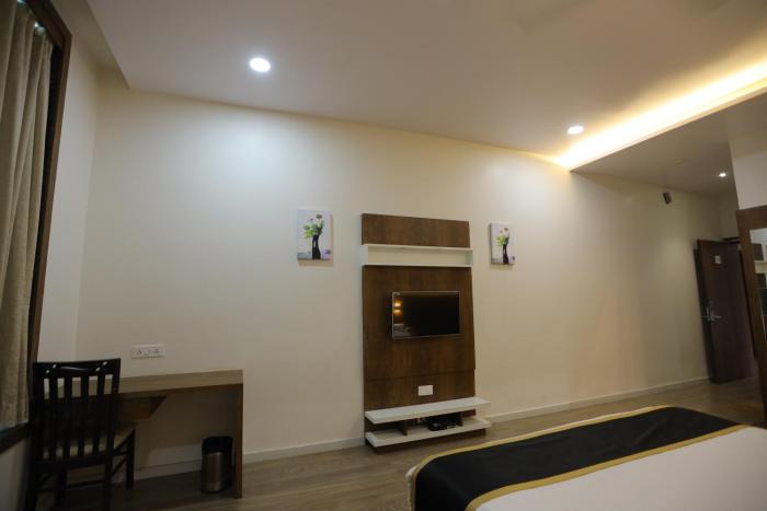 the grand astoria somnath