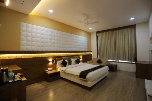 the grand astoria somnath