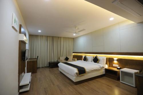 the grand astoria somnath