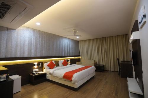 the grand astoria somnath