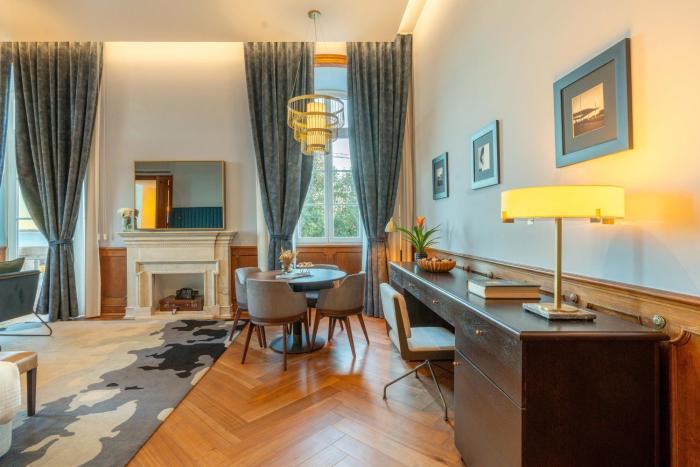 the editory riverside santa apolonia