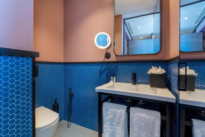 the editory riverside santa apolonia