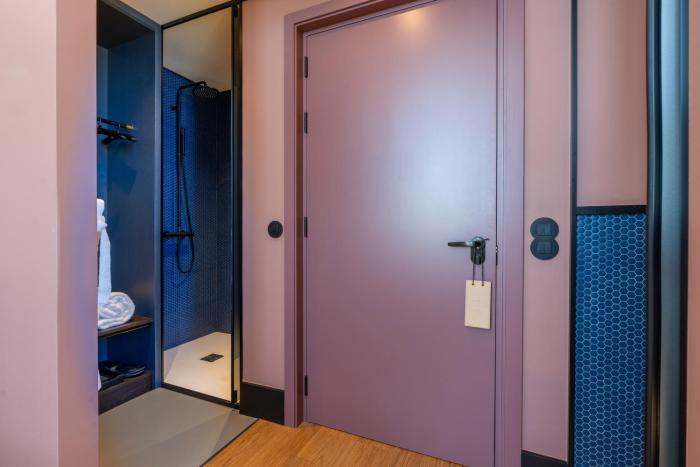 the editory riverside santa apolonia