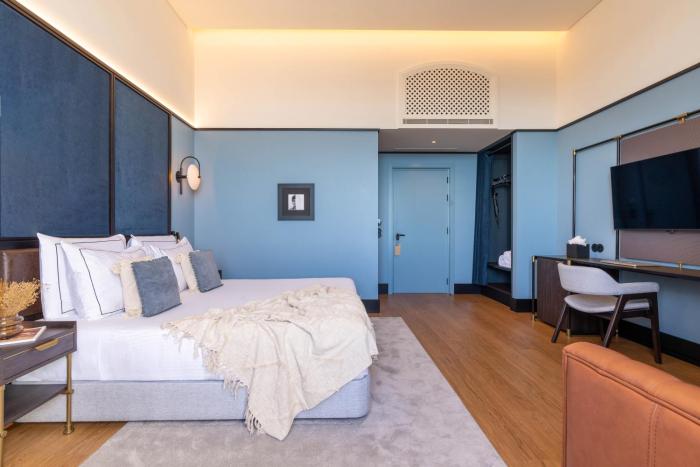 the editory riverside santa apolonia