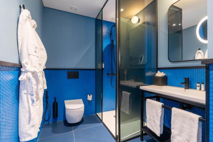 the editory riverside santa apolonia