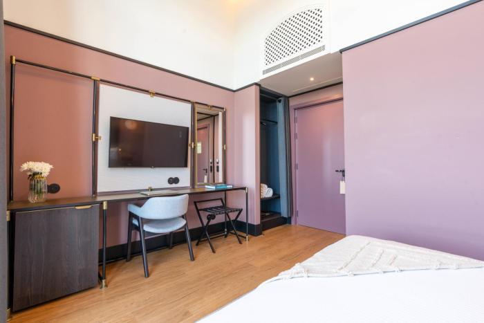 the editory riverside santa apolonia