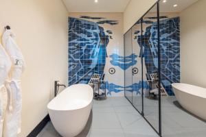 the editory riverside santa apolonia