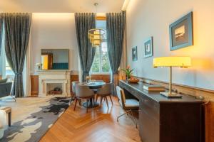 the editory riverside santa apolonia