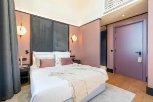 the editory riverside santa apolonia