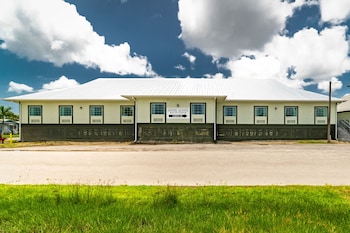 Everglades Adventures Hotel Suites By Ivey House,,2.5 star