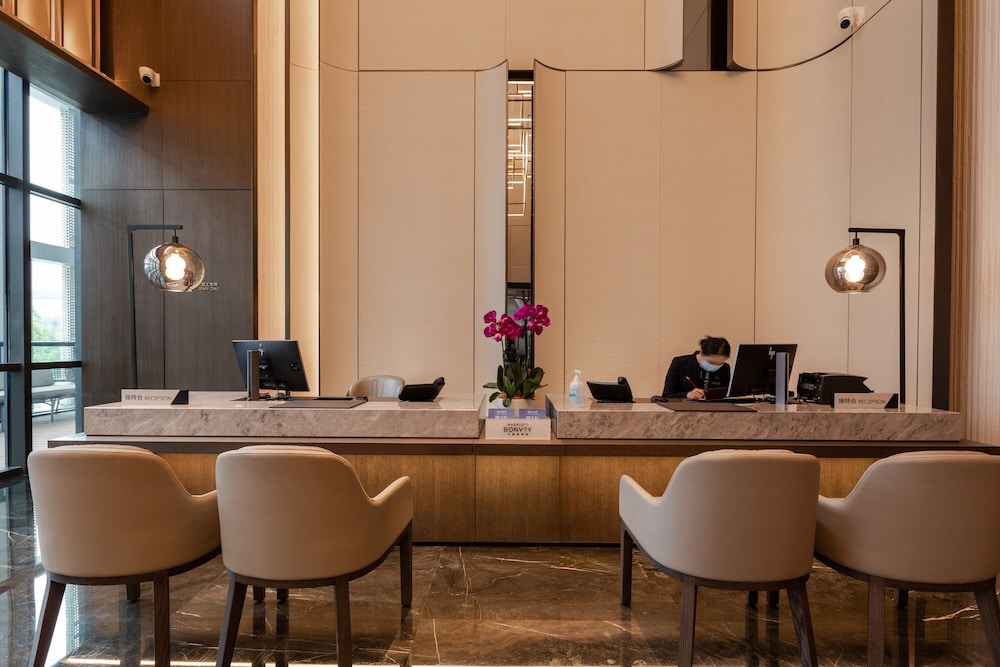 the meixi lake changsha marriott executive apartments