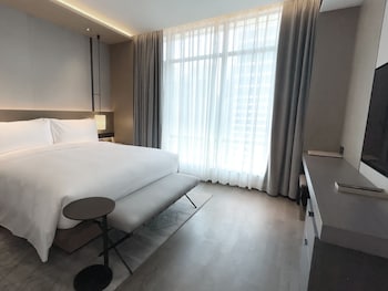 the meixi lake changsha marriott executive apartments