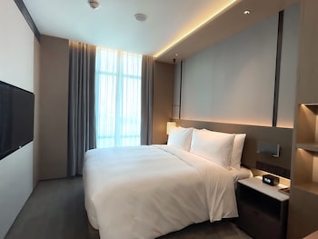 the meixi lake changsha marriott executive apartments