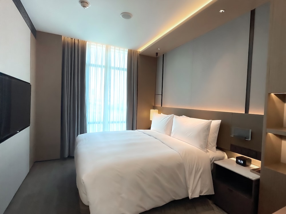 the meixi lake changsha marriott executive apartments