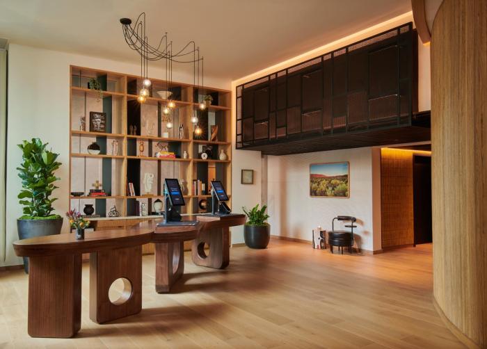 tommie hollywood part of jdv by hyatt