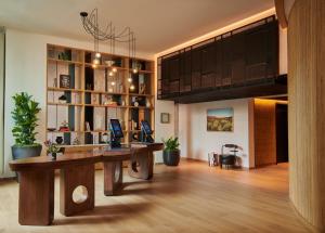 tommie hollywood part of jdv by hyatt