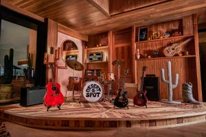 tommie hollywood part of jdv by hyatt