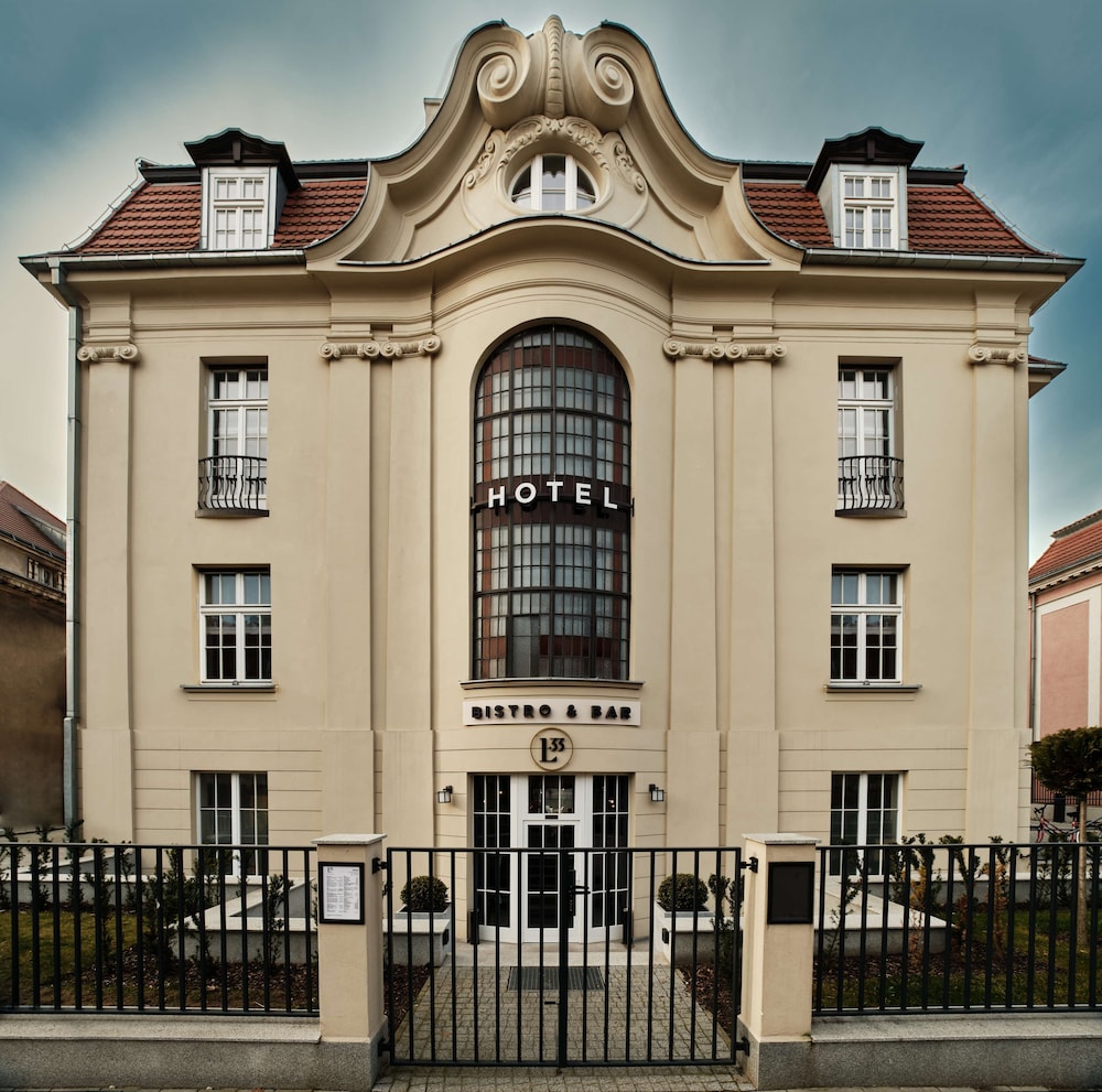 hotel liberte 33 bw premier collection