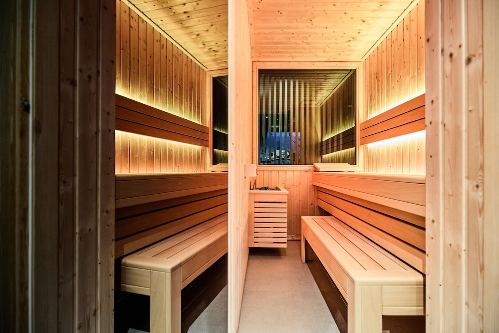 hotel liberte 33 bw premier collection