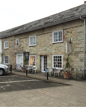 Jireh House,,3.5 star