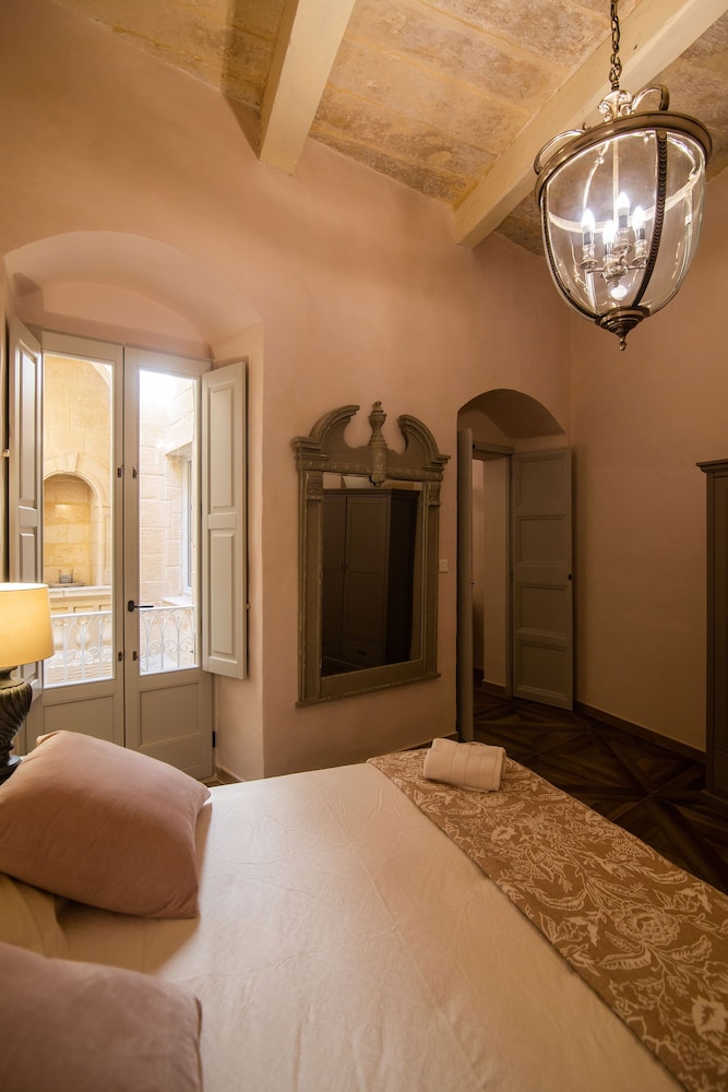 palazzino birgu host family bed and breakfast