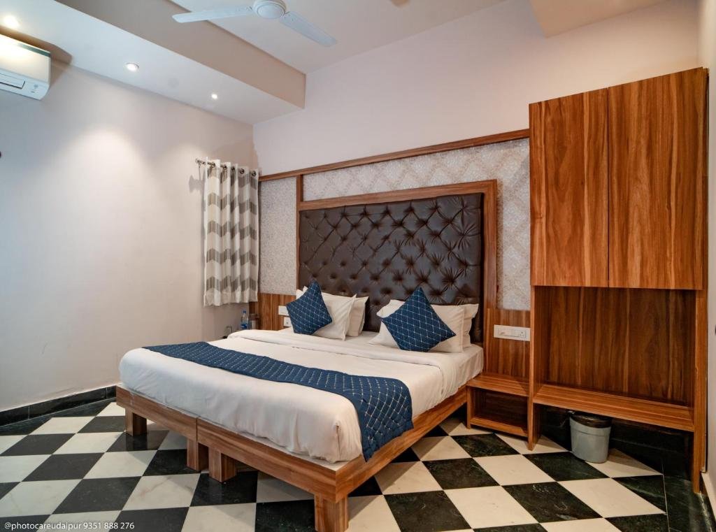 The Uddhav Elite,Nai>>Udaipur,2 star