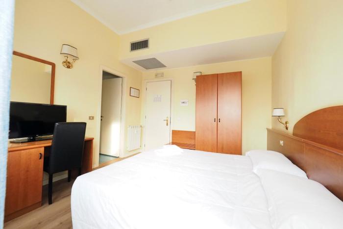 hotel laura