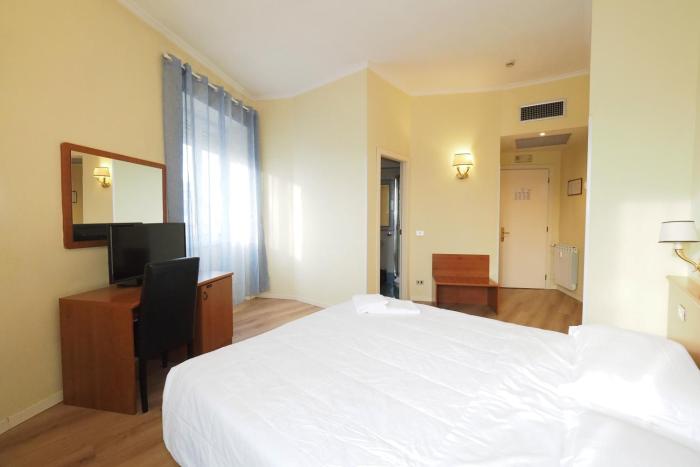 hotel laura