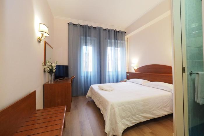 hotel laura