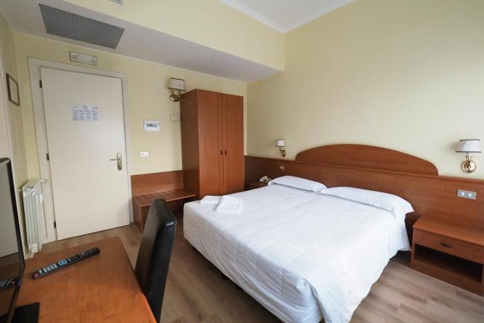 hotel laura