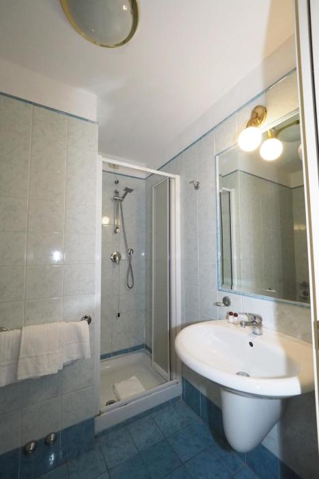 hotel laura