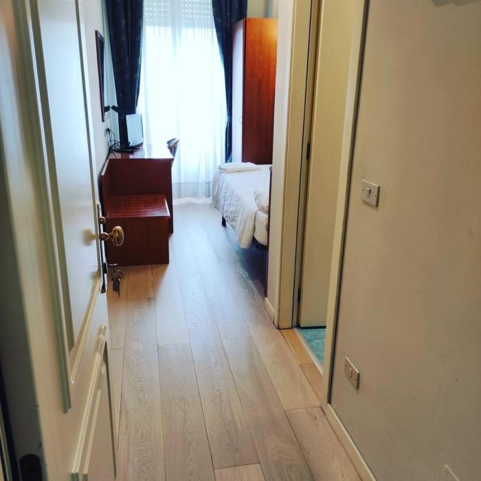hotel laura