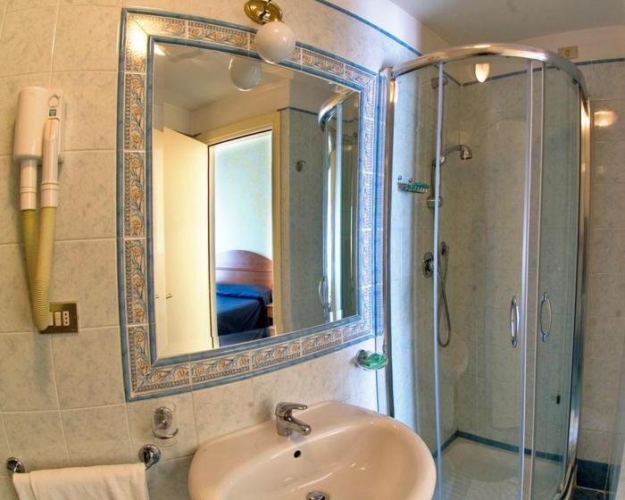 hotel laura