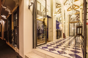 The Salisbury Luxury Class,,3.5 star