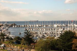 39 kalamis marina hotel