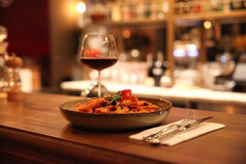 39 kalamis marina hotel