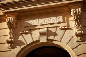 hotel de cambis