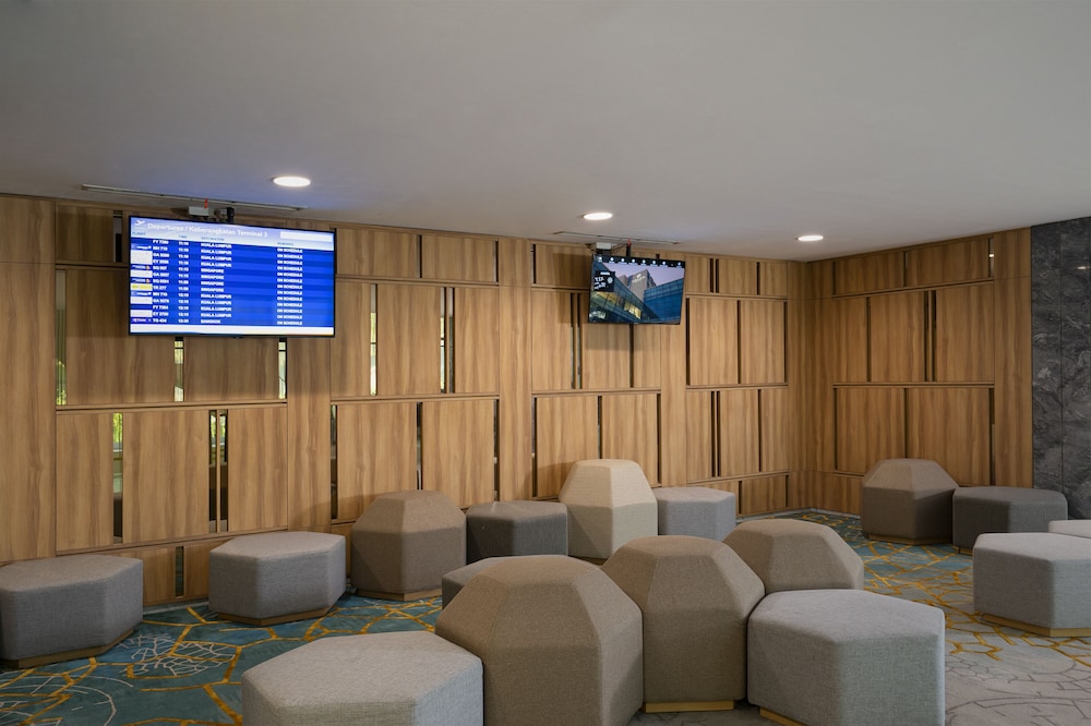 anara airport hotel