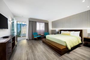 the skylark a palm springs hotel