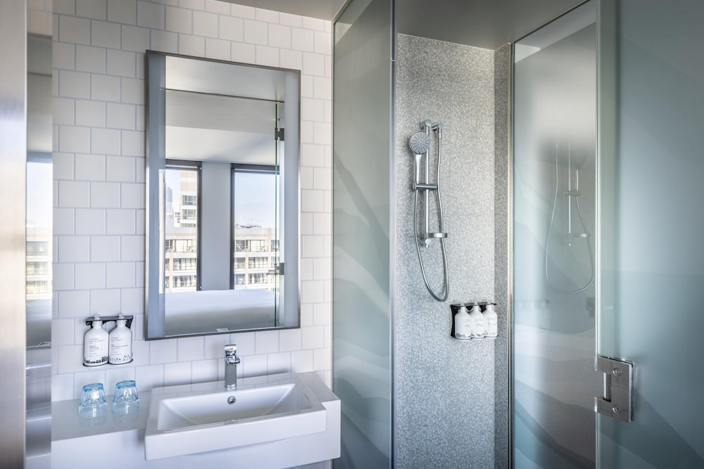 holiday inn express auckland city centre