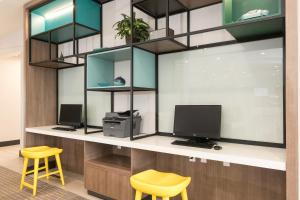 holiday inn and suites detroit troy