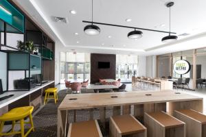 holiday inn and suites detroit troy