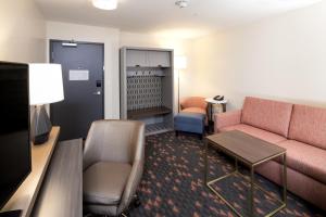 holiday inn and suites detroit troy