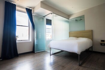 sova micro room and social hotel