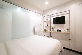 sova micro room and social hotel